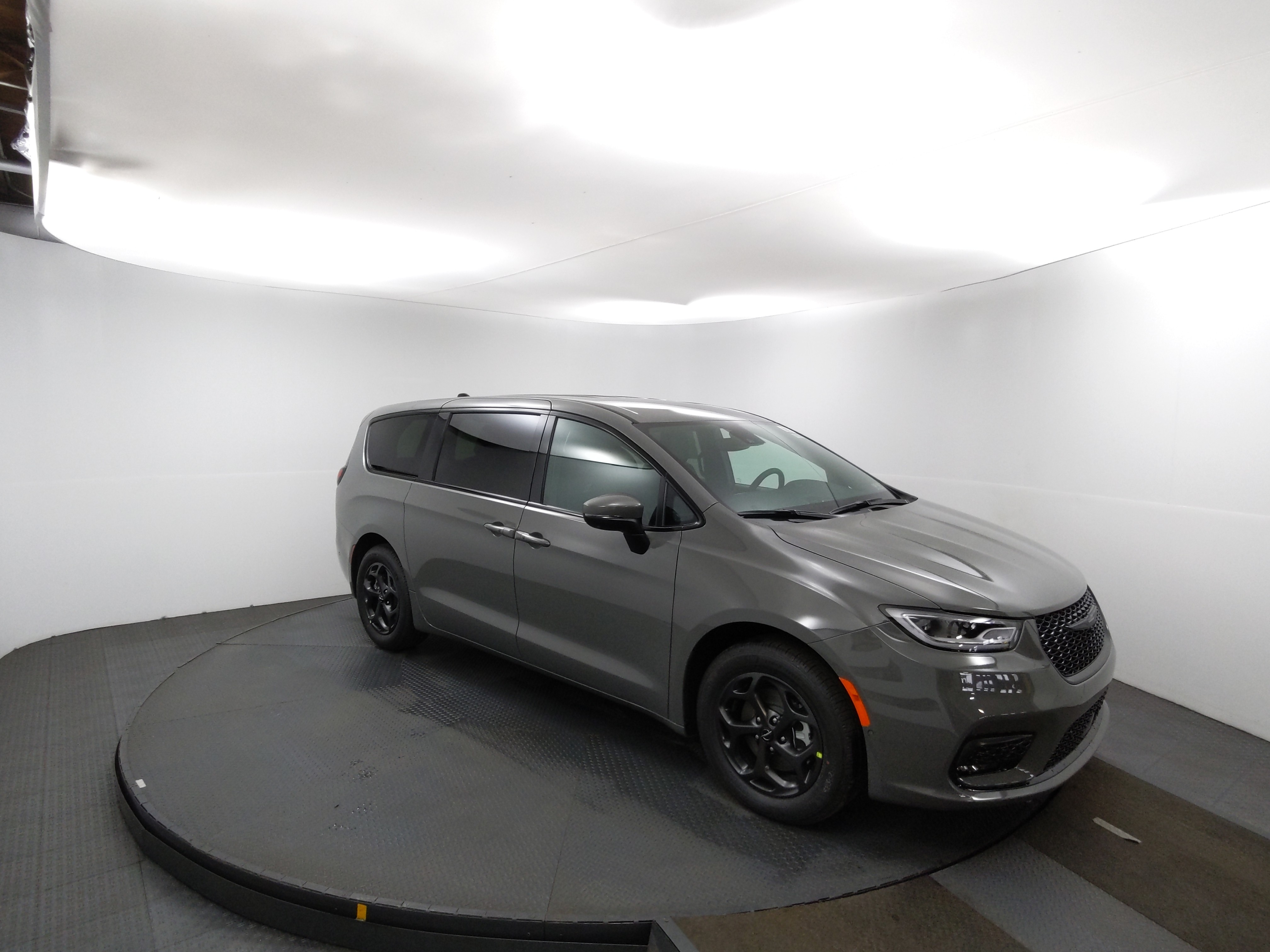 New 2023 Chrysler Pacifica Plug-In Hybrid Touring L in North Huntingdon,